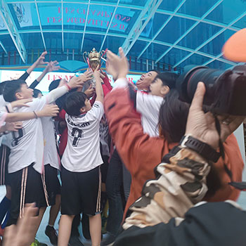 giao hữu bóng đá Pháp ngữ